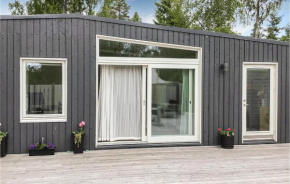 Stunning home in Knutby with Jacuzzi, WiFi and 2 Bedrooms
